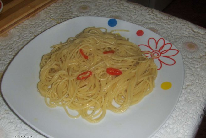 Spaghetti aglio olio e peperoncino