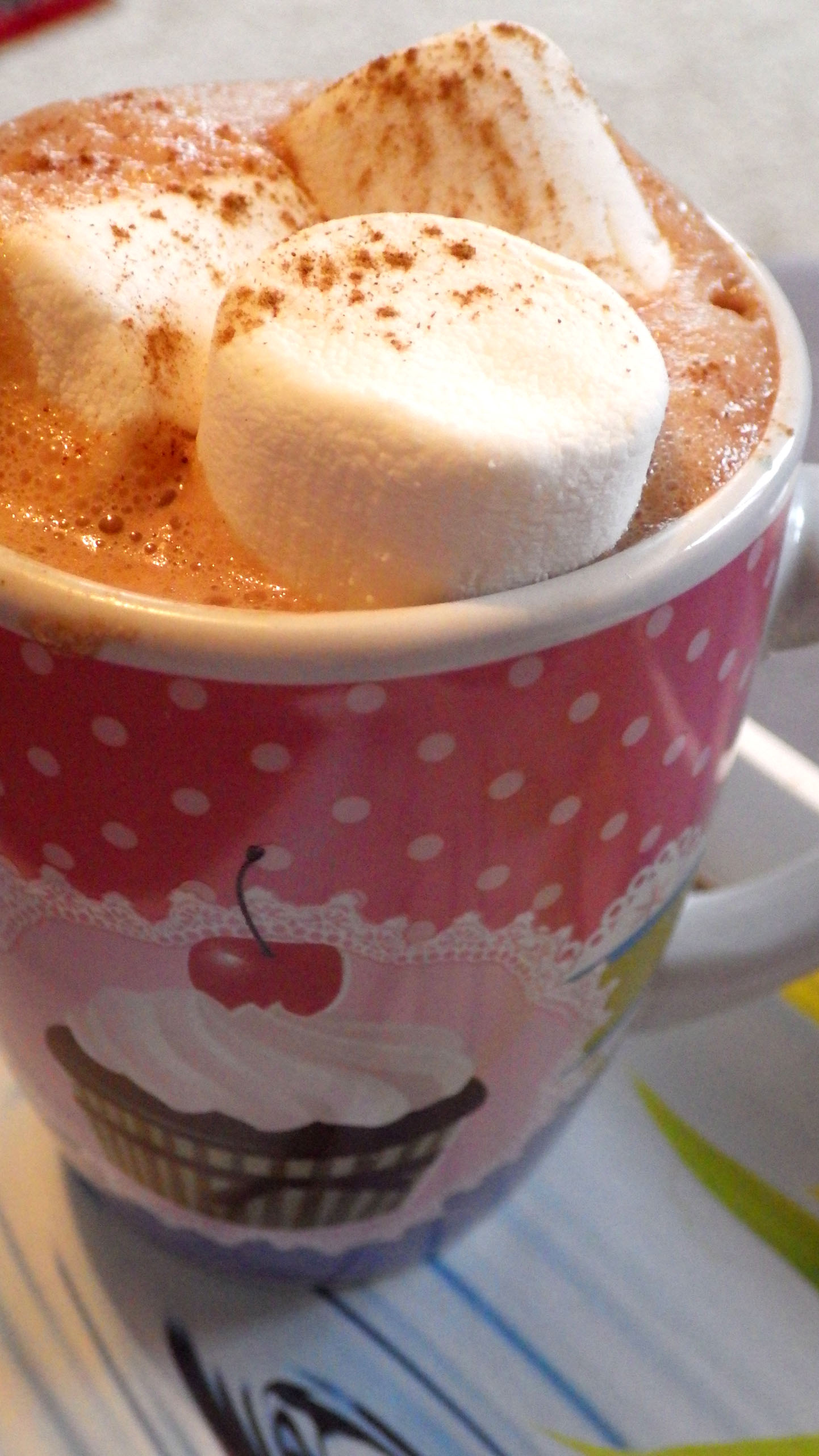 Ciocolata calda cu marshmallows