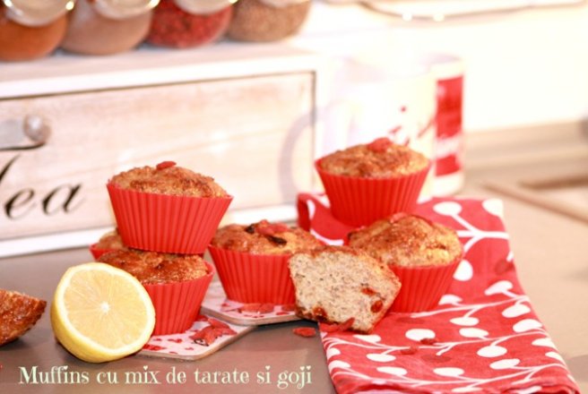 Muffins cu mix de tarate si goji