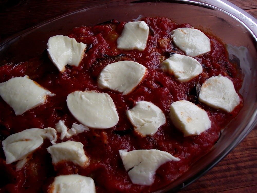 Penne rigate cu vinete si mozzarella