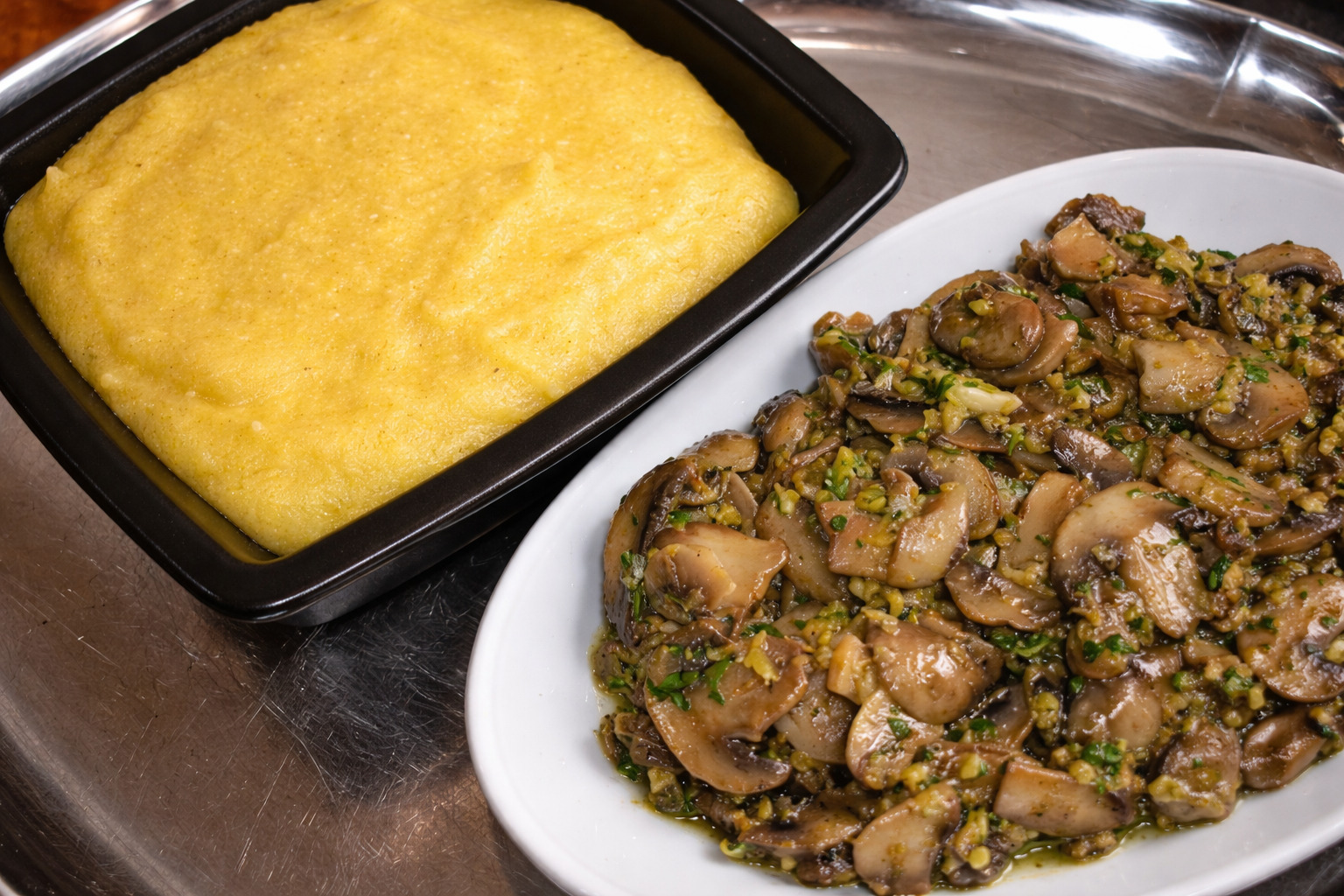 Ciuperci cu usturoi si mamaliguta