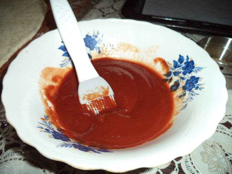 Saratele cu ketchup si busuioc