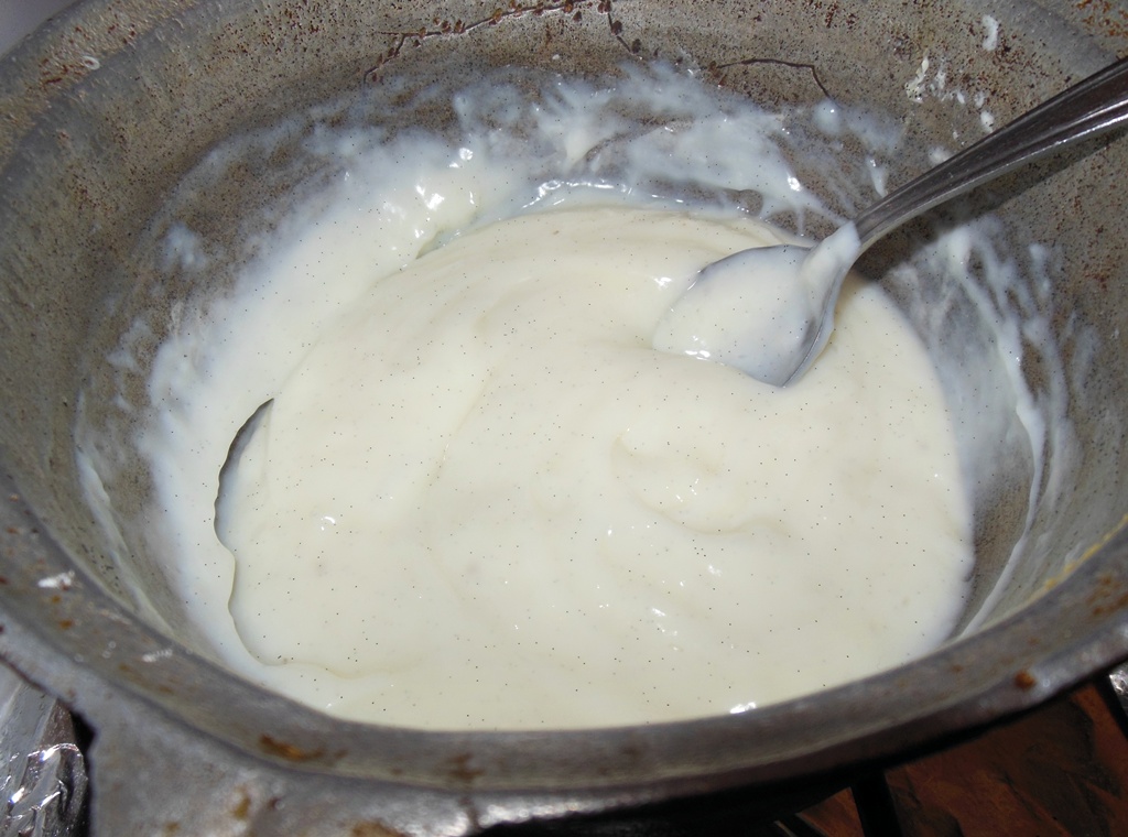 Tort cu crema de lime si fructe de padure