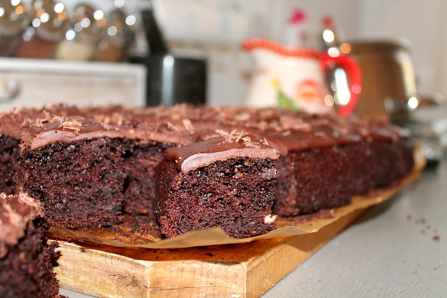 Chocolate banana cake