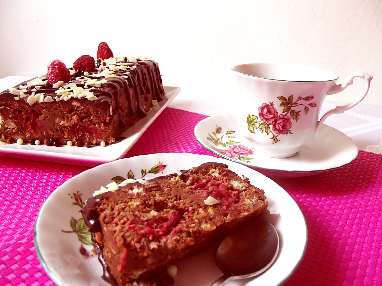 Desert de biscuiţi cu ciocolată şi zmeură