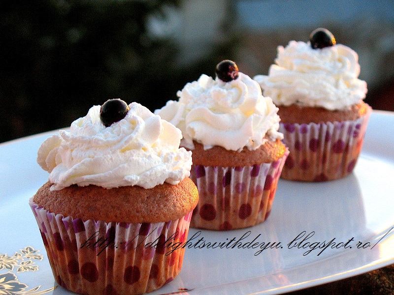 Cupcakes cu frosting de mascarpone