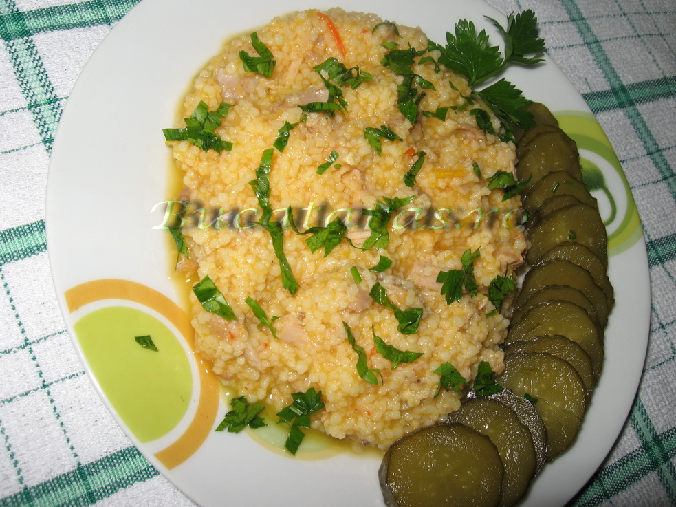 Cous-cous cu legume si carne de gaina