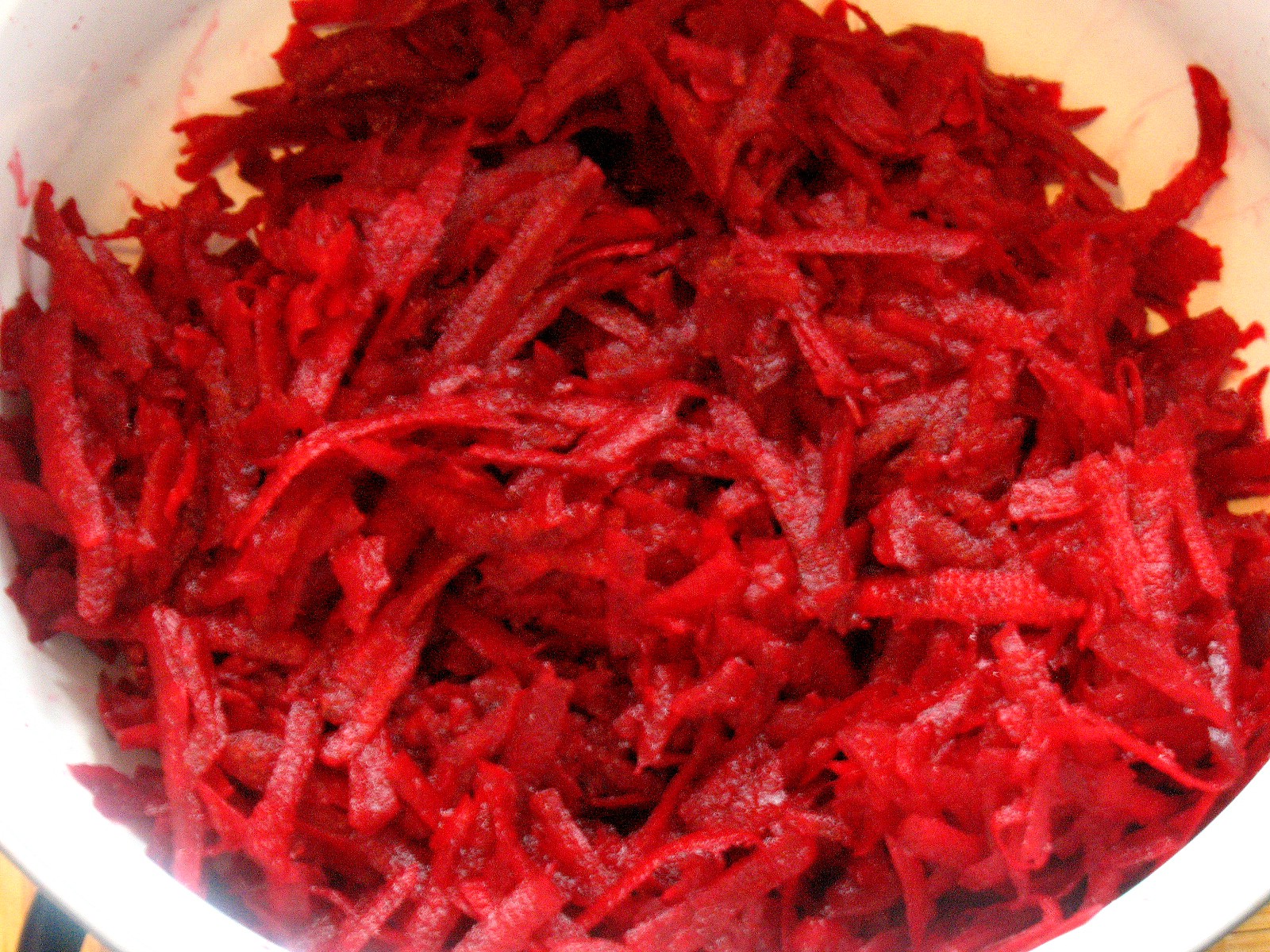 Ciorba de sfecla rosie, arome bogate și culoare intr-un preparat traditional romanesc