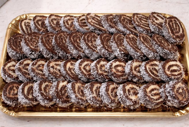 Rulada cu nuca de cocos si cacao (de post)