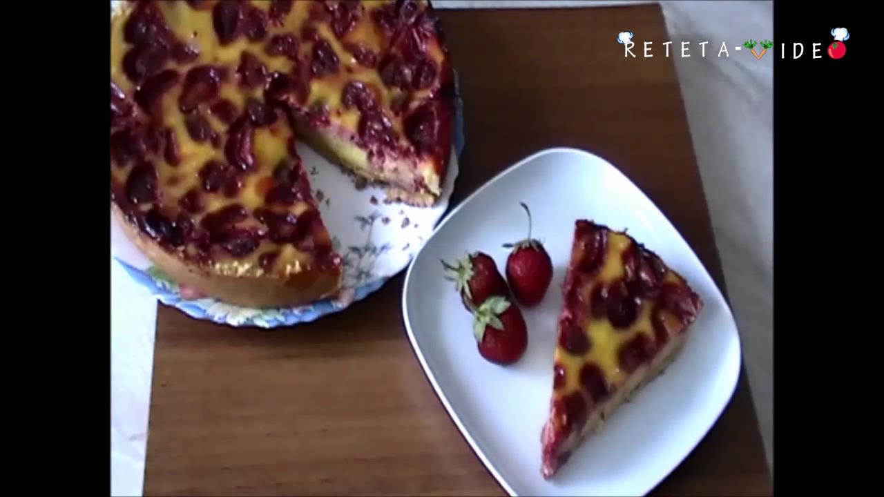 Tarta cu Capsuni si Sufleu de Smantana (Reteta Video)