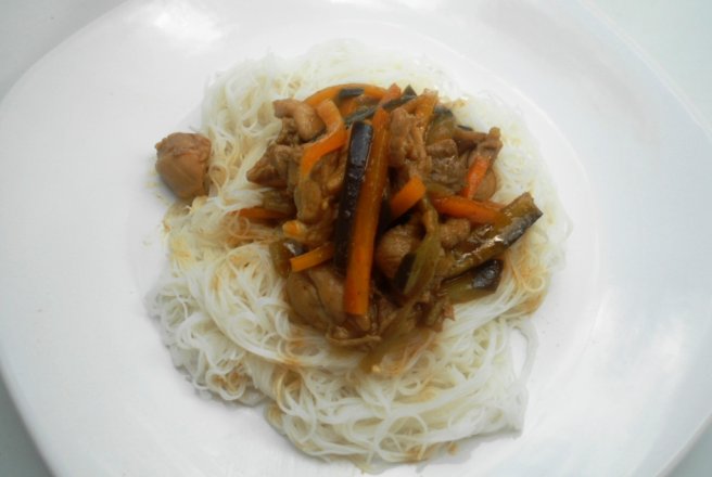 Vermicelli cu pui si legume