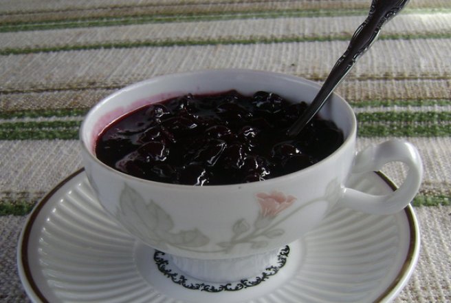 Dulceaţă de cireşe negre