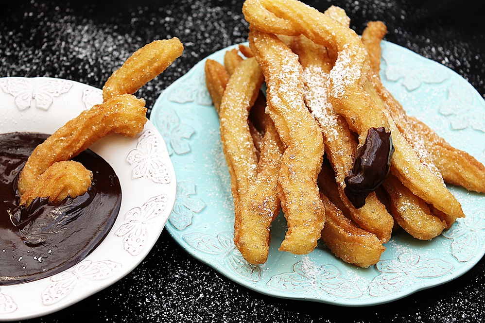 Churros cu sos de ciocolata