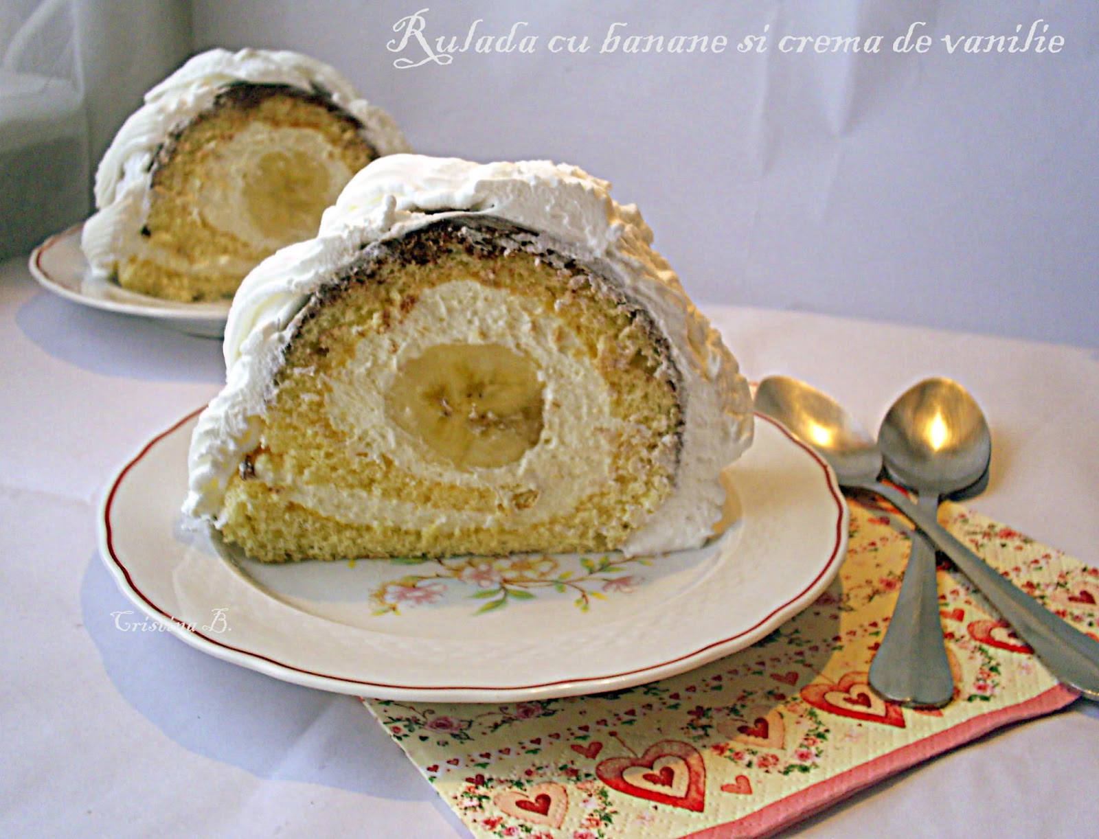 Rulada cu crema de vanilie si banane