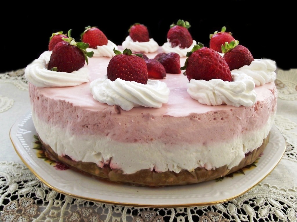 Desert cheesecake cu capsuni