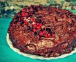 Tort ganache cu nuci şi coacăze-0