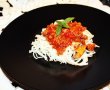Spaghete cu sos roșu, ciuperci, capere și măsline verzi-6