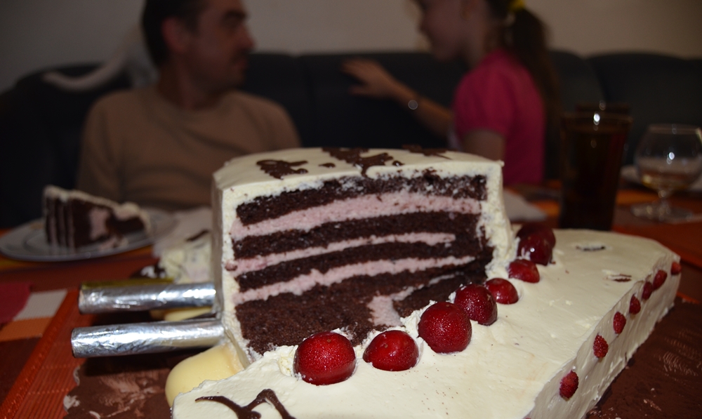 Tort cu crema de capsune si mascarpone