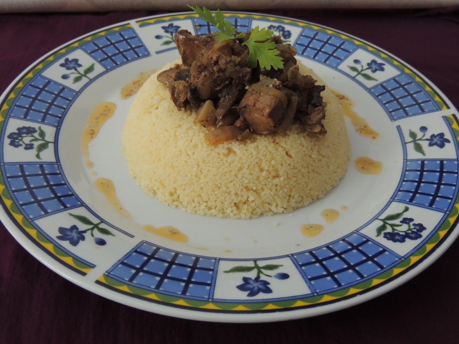 Cuscus cu tocanita de ficatei,inimi de pui si ciuperci