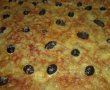 Focaccia cu seminte,branzeturi si masline negre-9