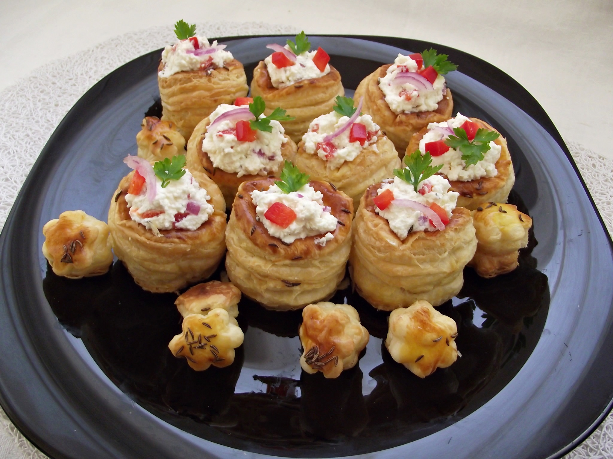 Vol au vent cu crema de branza