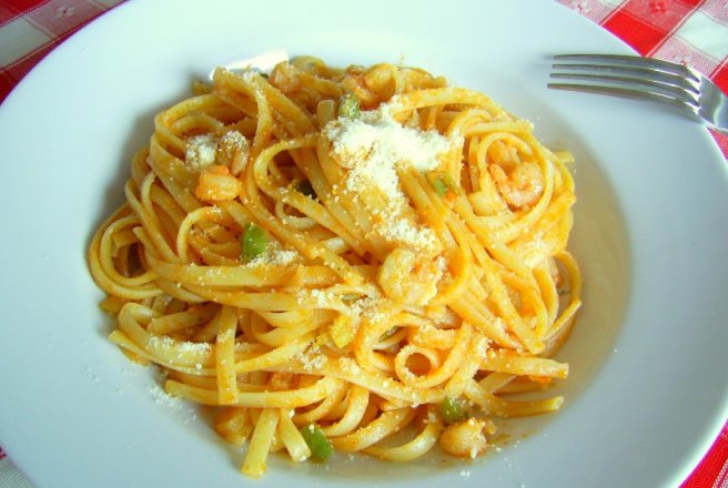 Linguini con gamberetti sau Paste cu creveti