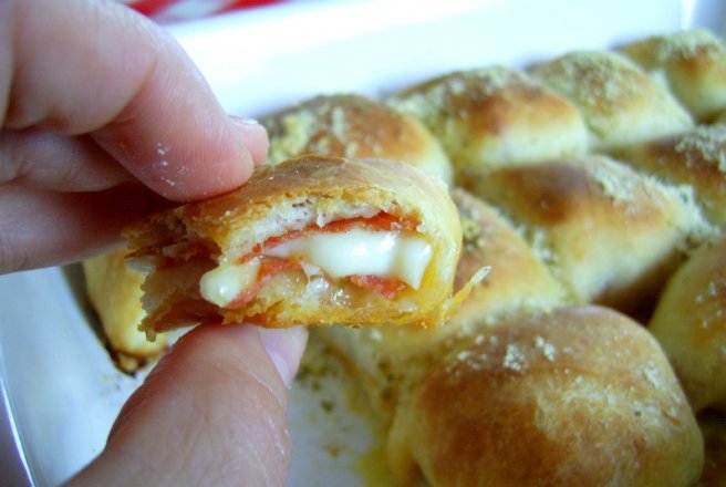 Pepperoni pizza bites