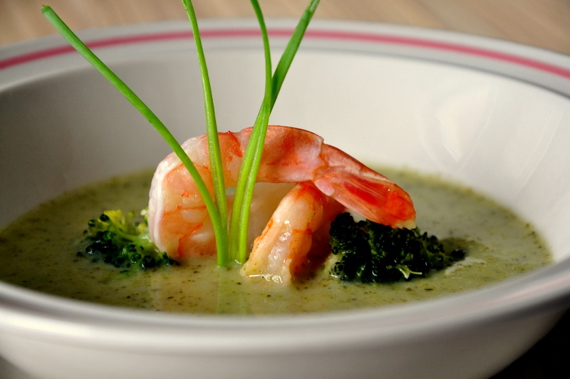 Brokkolicremesuppe mit Garnelen- Supa crema de brocoli cu creveti