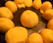 Chiftele marinate cu cartofi la cuptor-2