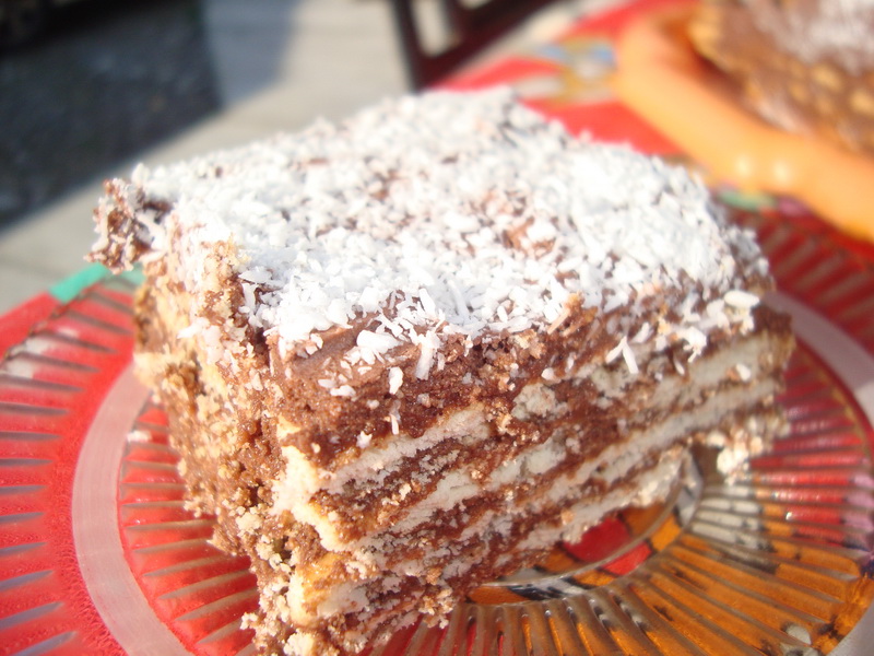 Desert tort de biscuiti cu crema de cacao