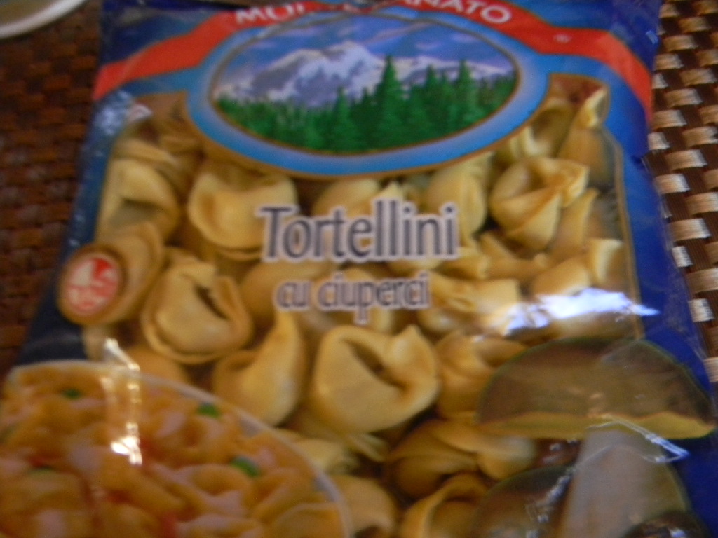 Tortellini cu ciuperci, curcan si Camembert