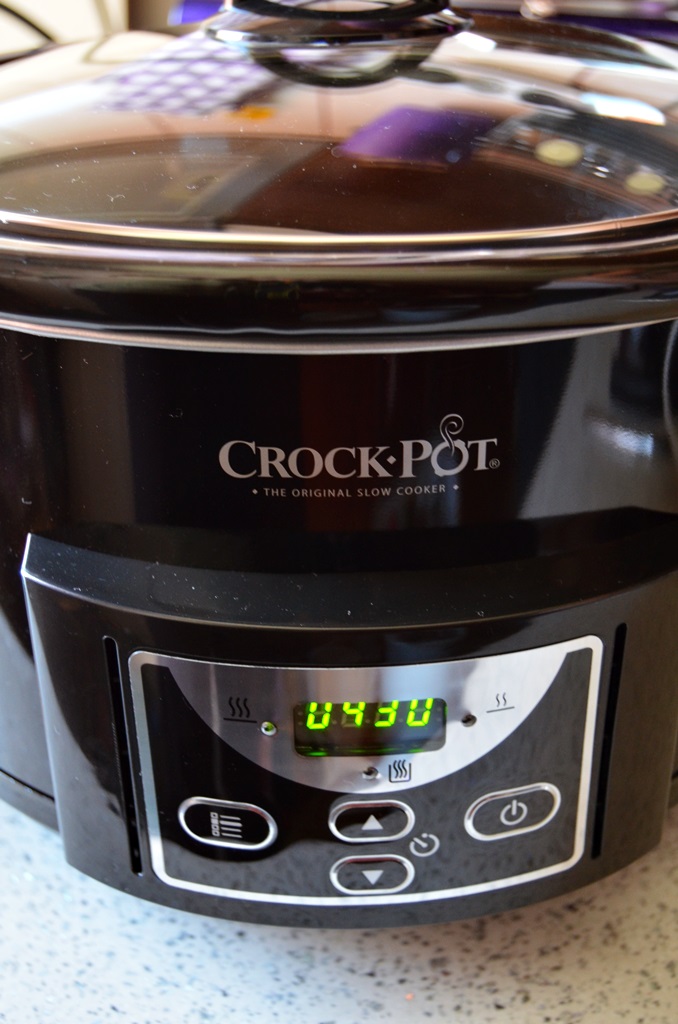 Carne de vitel in sos de legume cu vin la slow cooker Crock-Pot