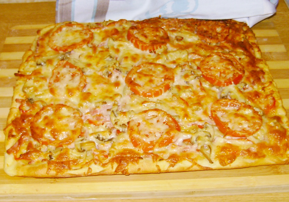 Pizza cu sunca