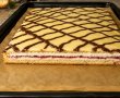 Prajitura cu crema de lapte, jeleu de visine si glazura de ciocolata alba-5