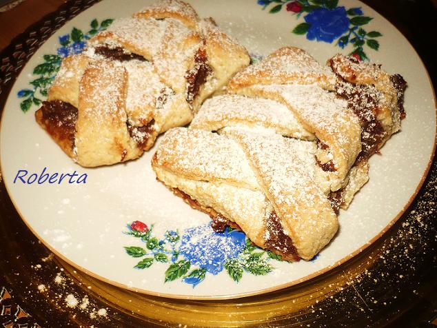 Strudel impletit cu mere si nuci