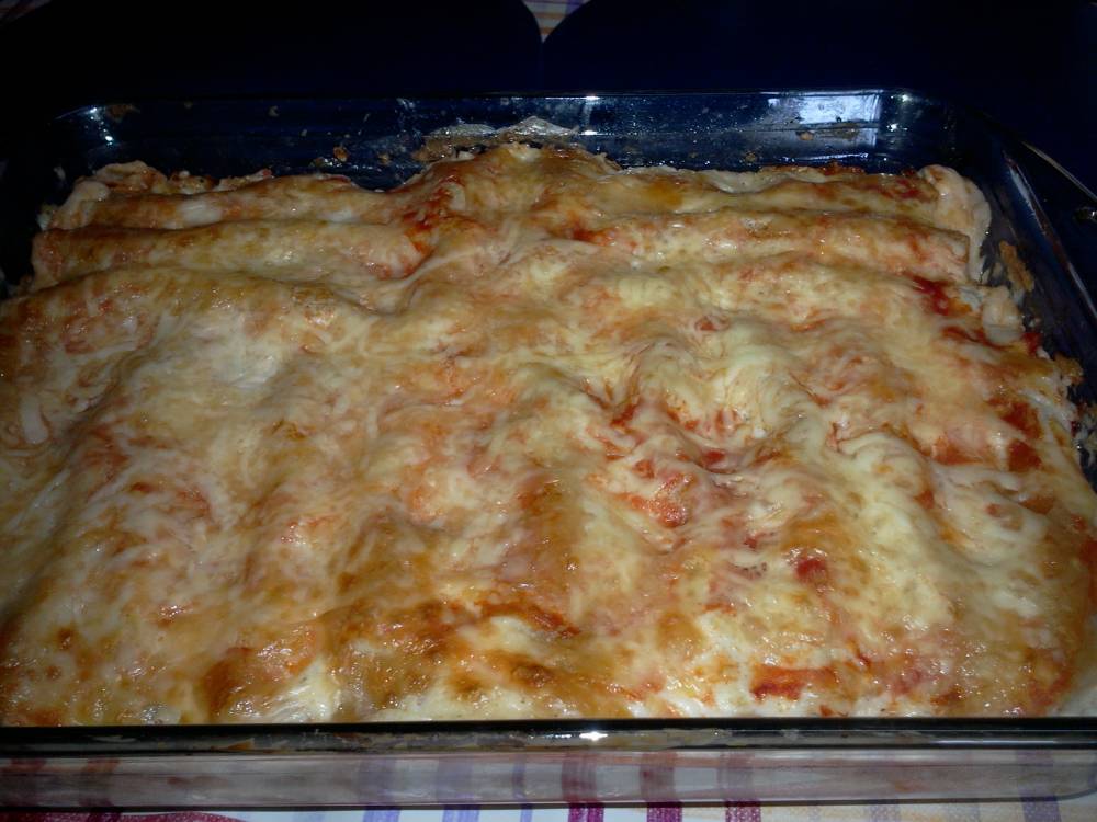 Cannelloni alla Bolognese cu sos Bechamel