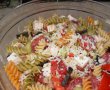Salată de paste cu legume proaspete, caş şi salam uscat-35