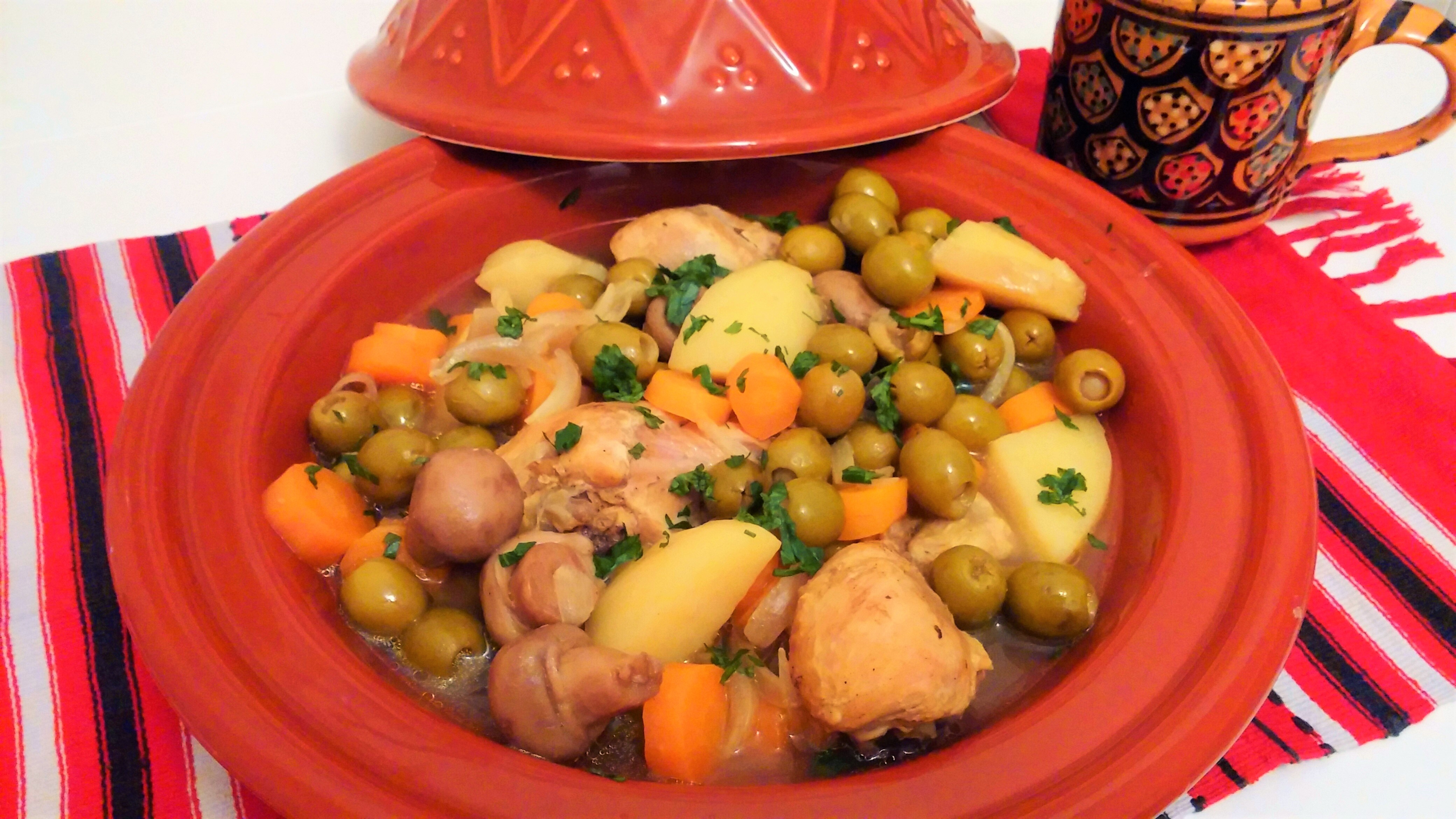 Mancarica de masline cu pui si ciuperci -tajine bi zeitoun