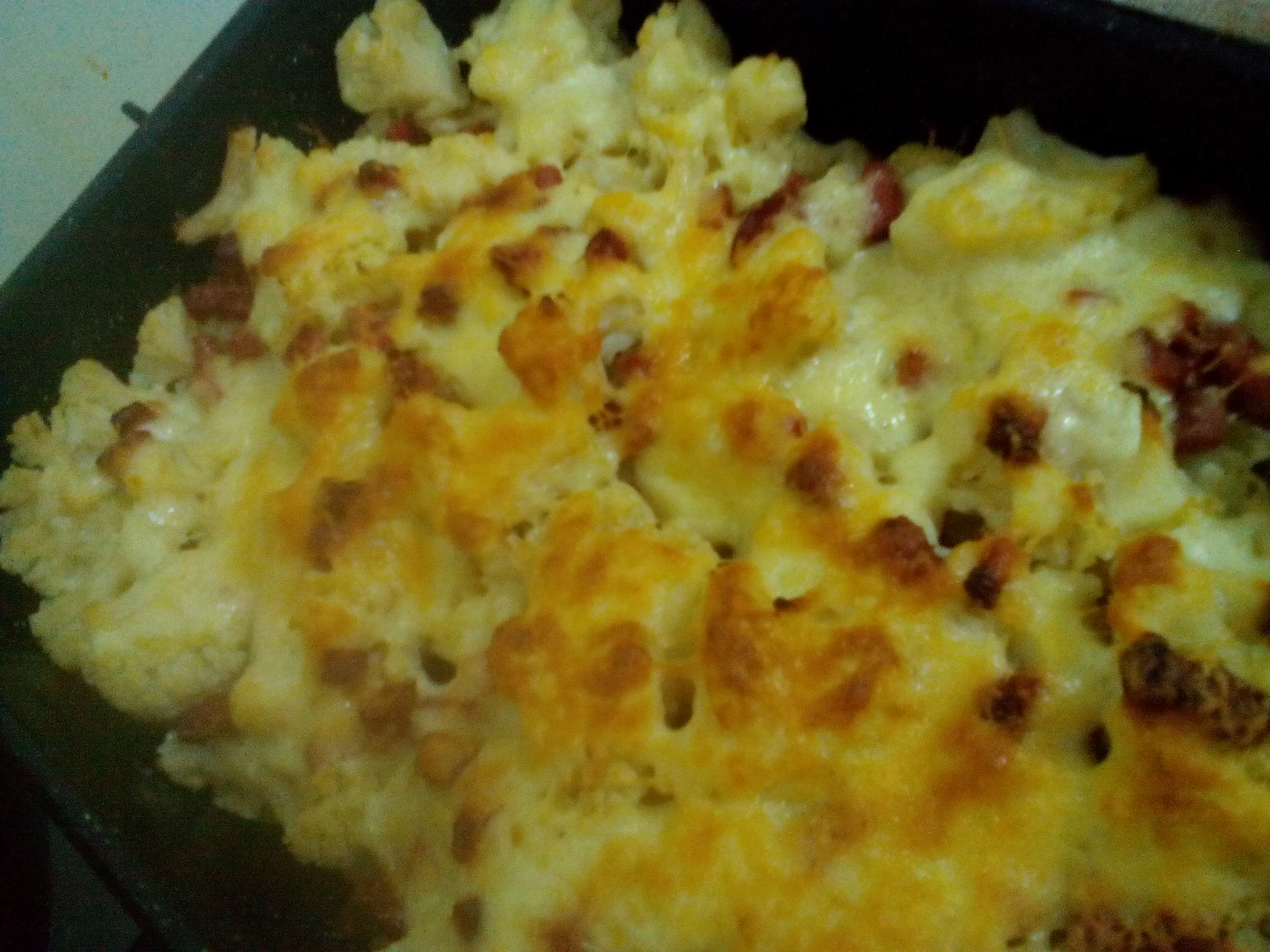 Conopida gratinata cu bechamel si bacon