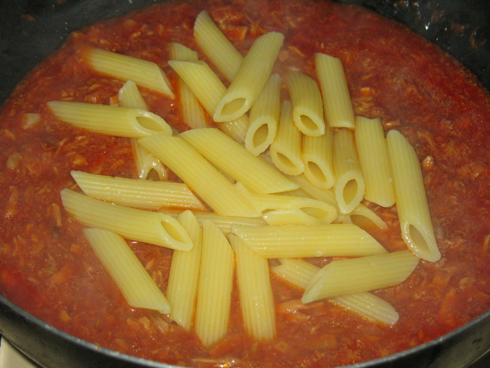 Penne cu ton