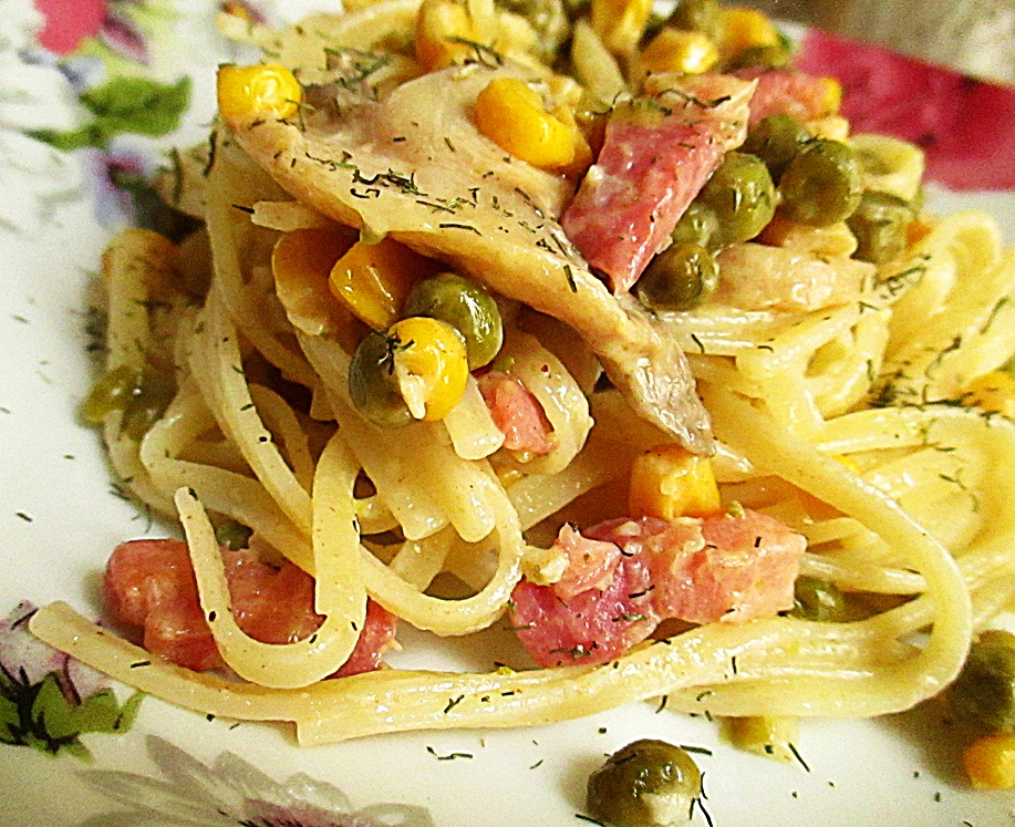 Paste cu legume,pancetta si sos de usturoi