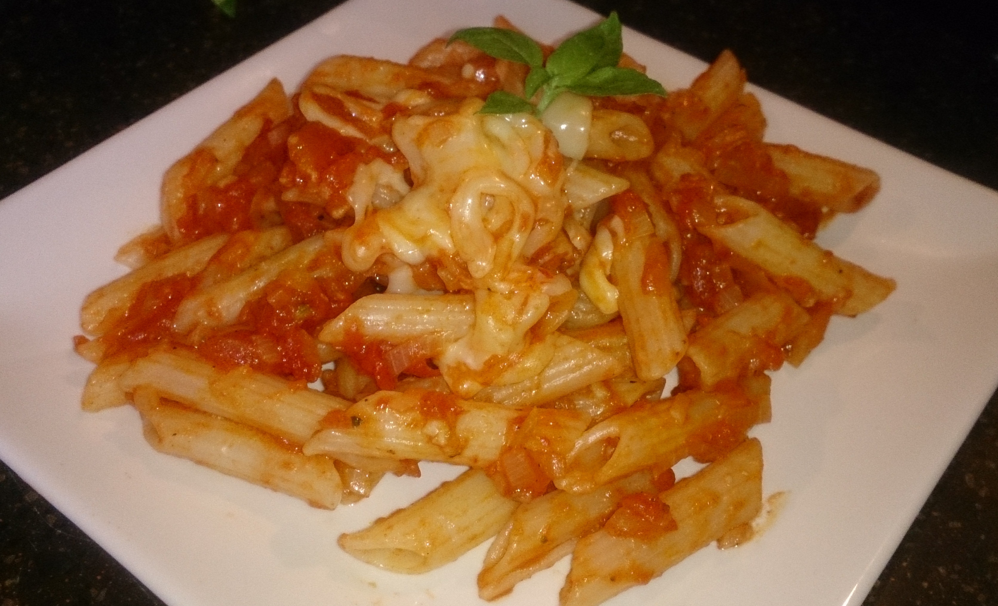 Penne cu sos de rosii