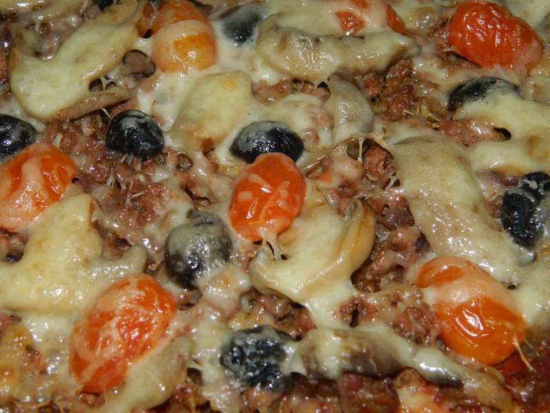 Pizza cu carne tocata