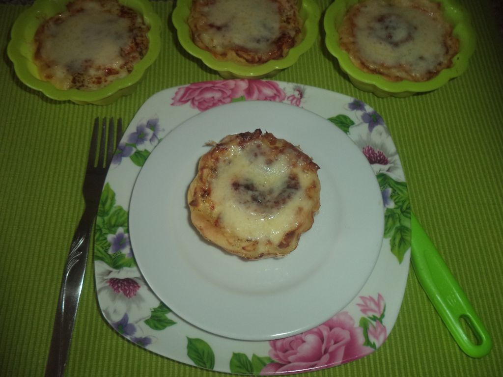 Tarte de piure,ou si cascaval la cuptor