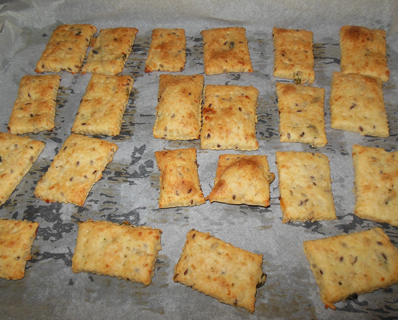 Biscuiti cu branzeturi si mix de seminte