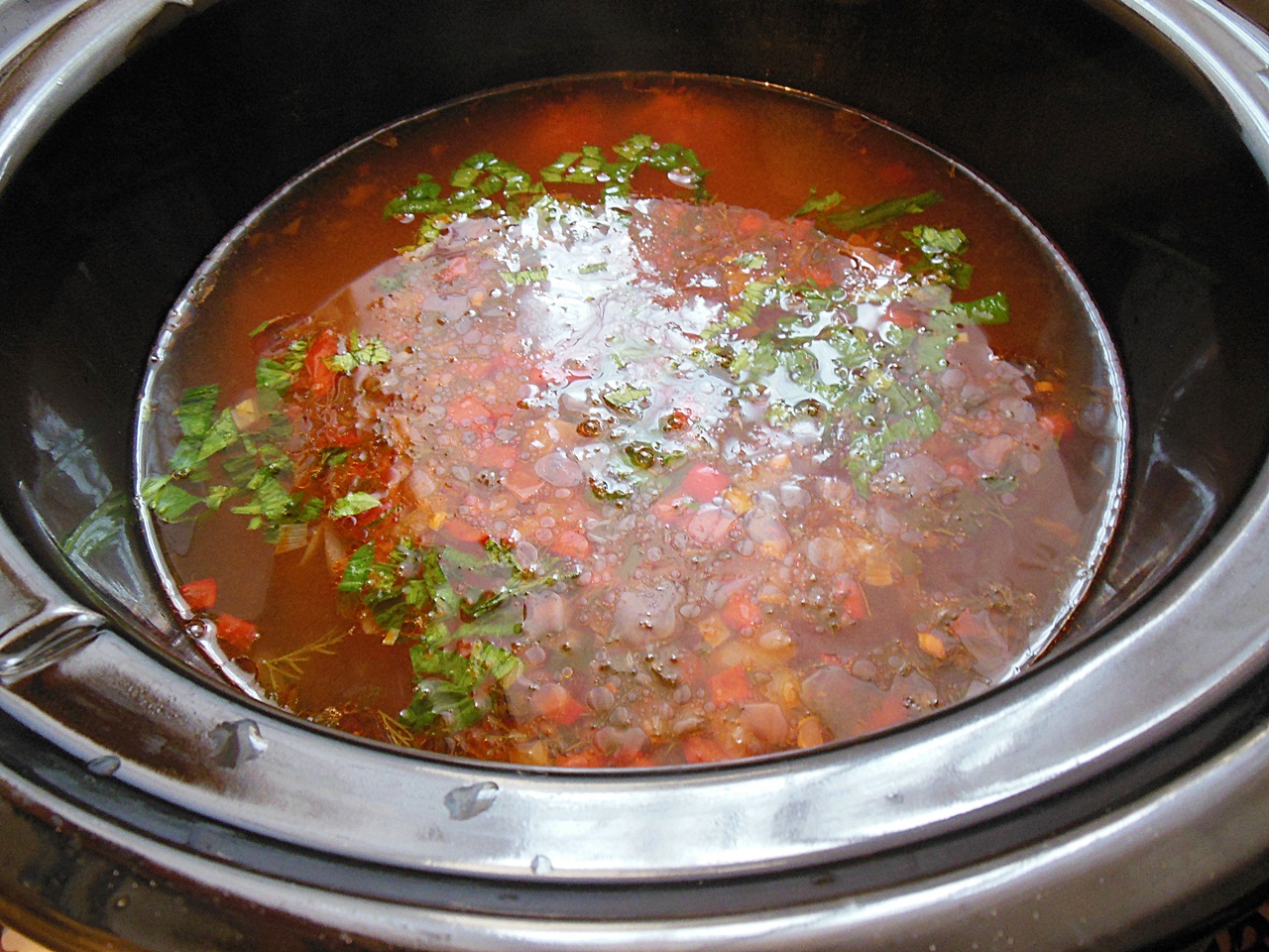 Ciorba de fasole cu suc de rosii la slow cooker Crock-Pot