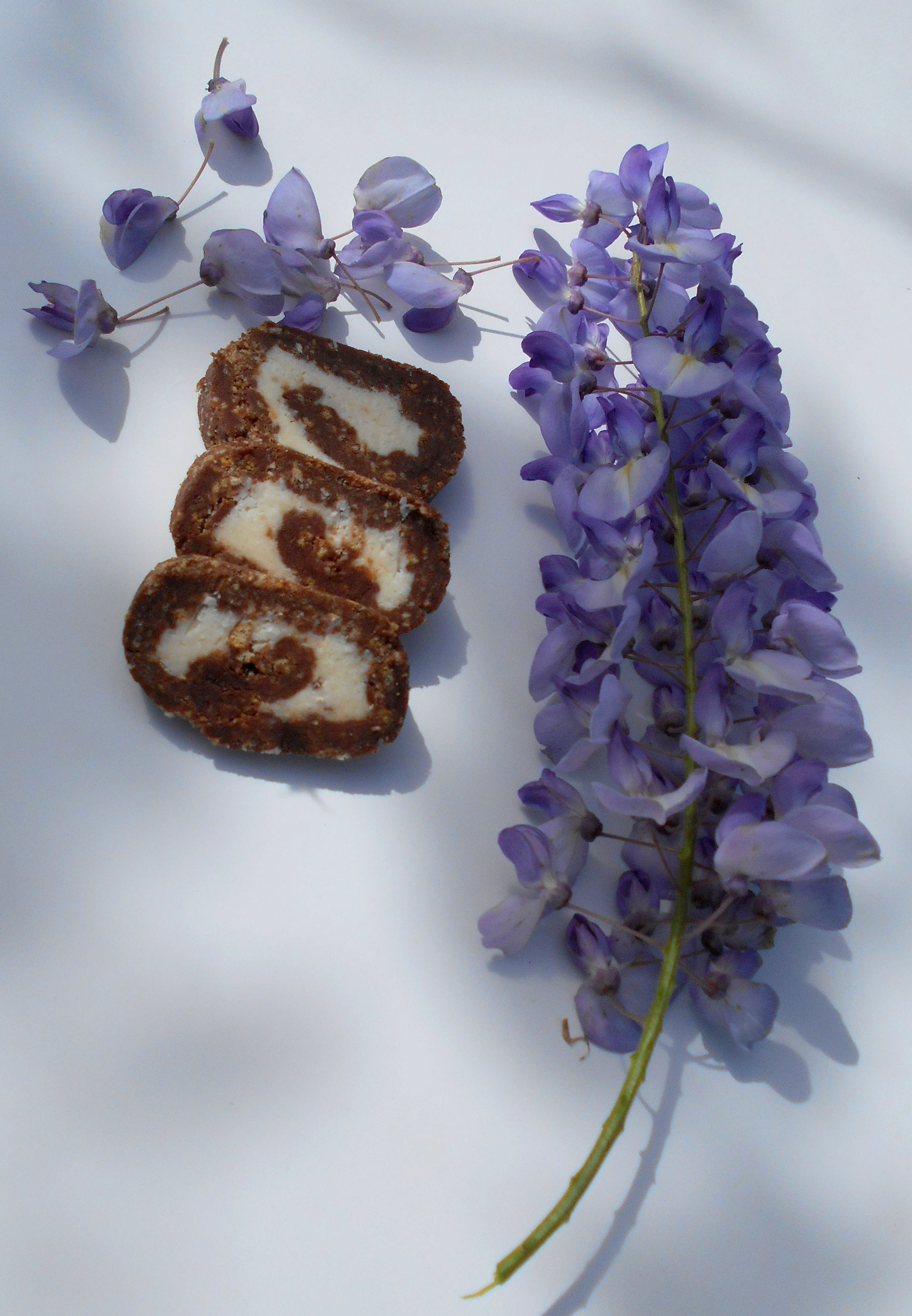 Rulada de biscuiti cu nuca de cocos