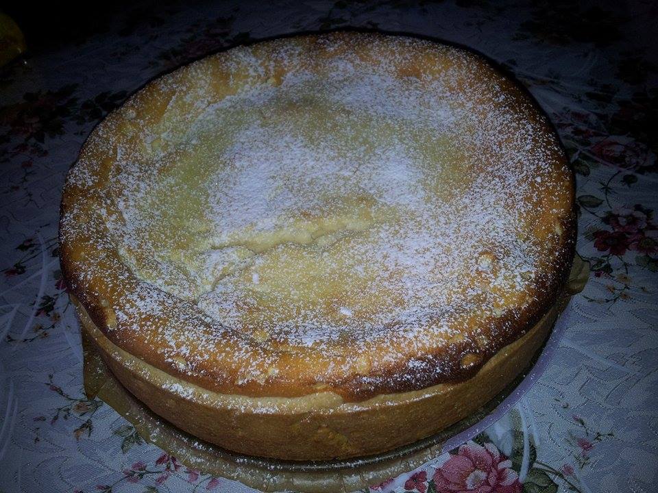 Tarta cu crema de branza si aluat fraged