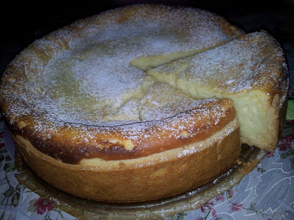 Tarta cu crema de branza si aluat fraged