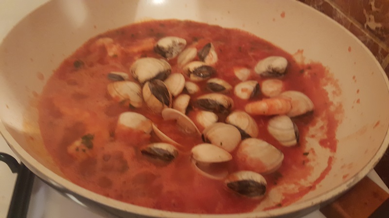 Spaghete cu vongole si creveti